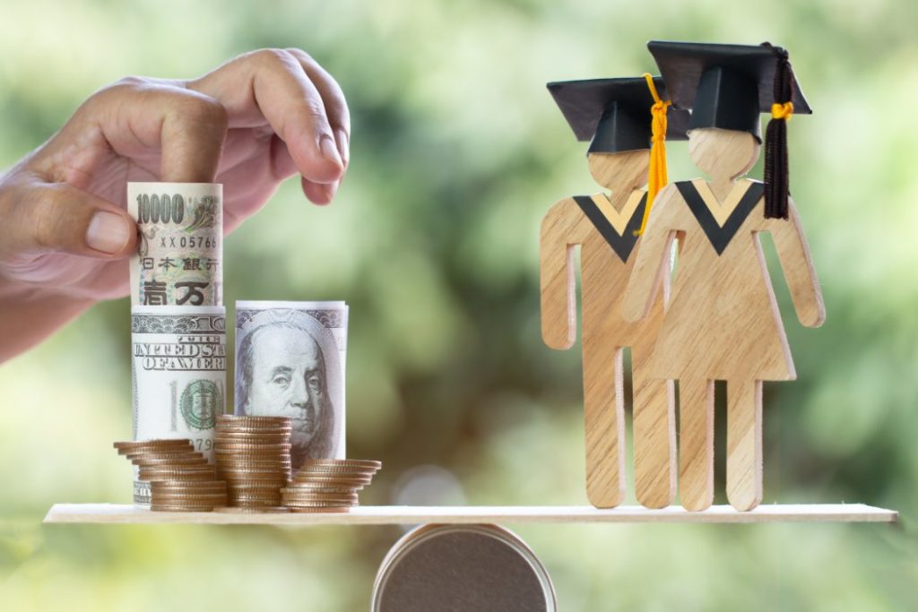 4 Signs To Refinance Your Student Loan